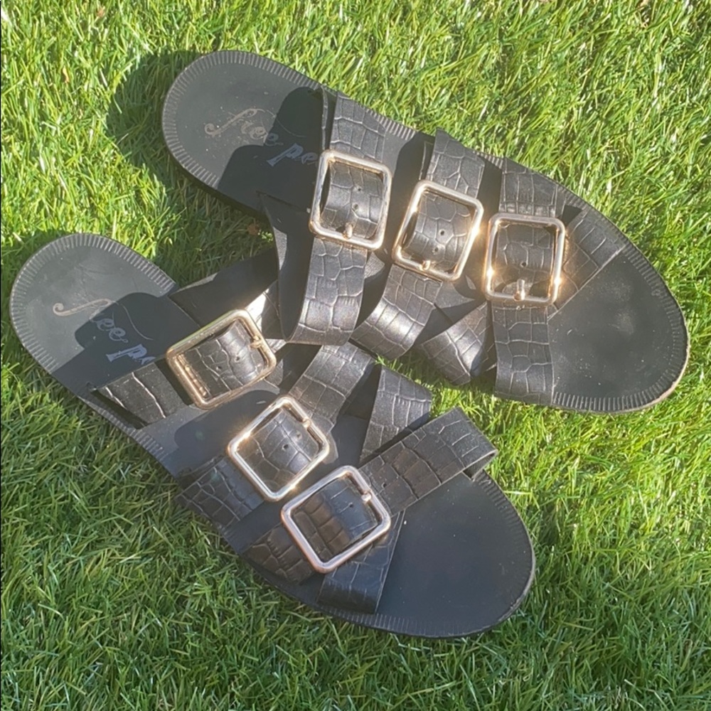 Free People Croc Embossed Gold Buckle Slides, sz9